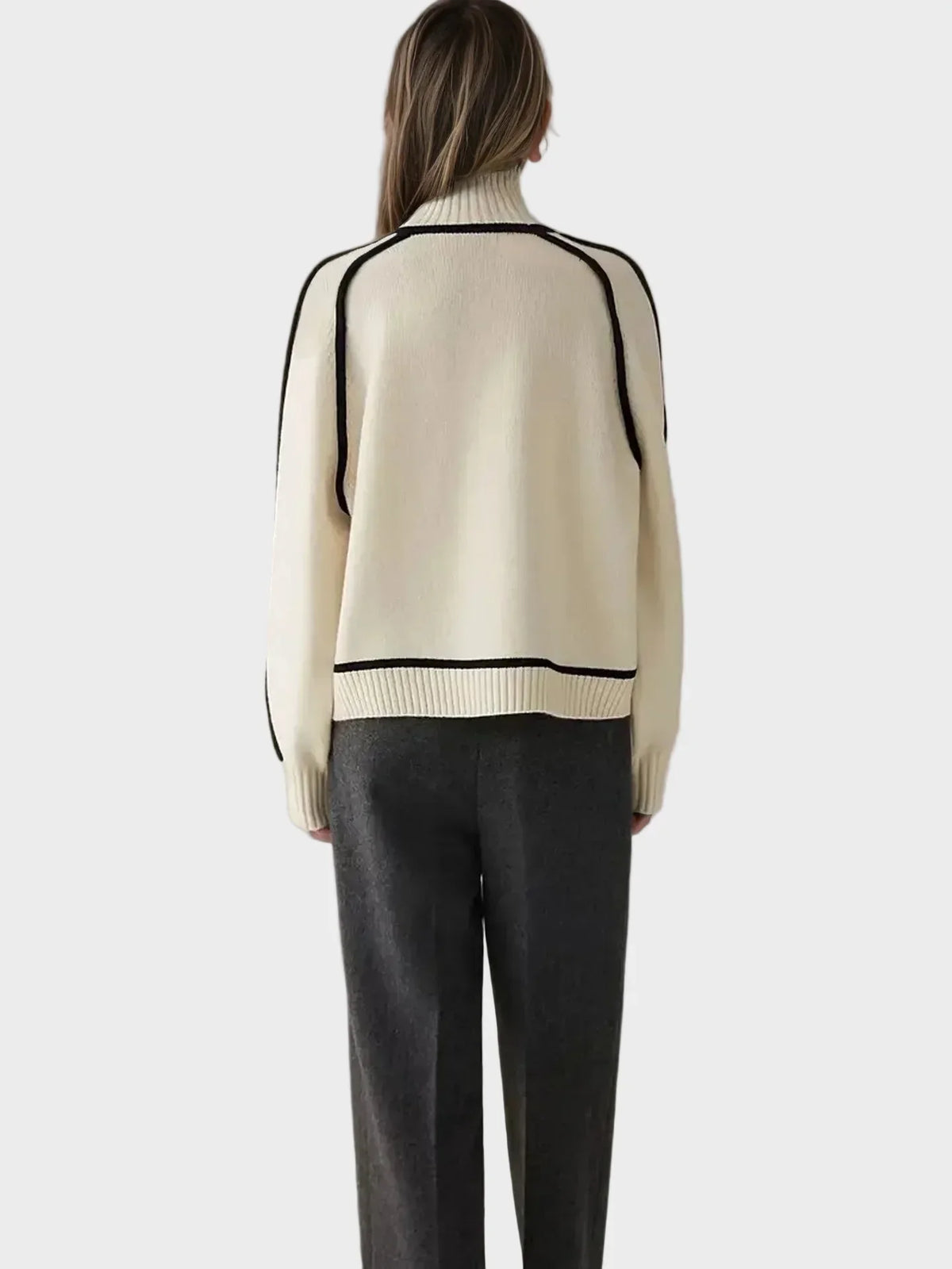 Блаженка – Елегантен плетен пуловер с висока яка