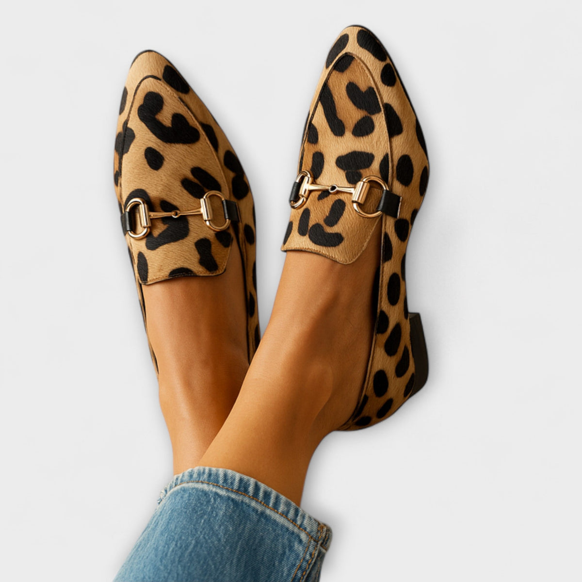 Катерина – Мокасини с метална закопчалка – класически стил и комфорт